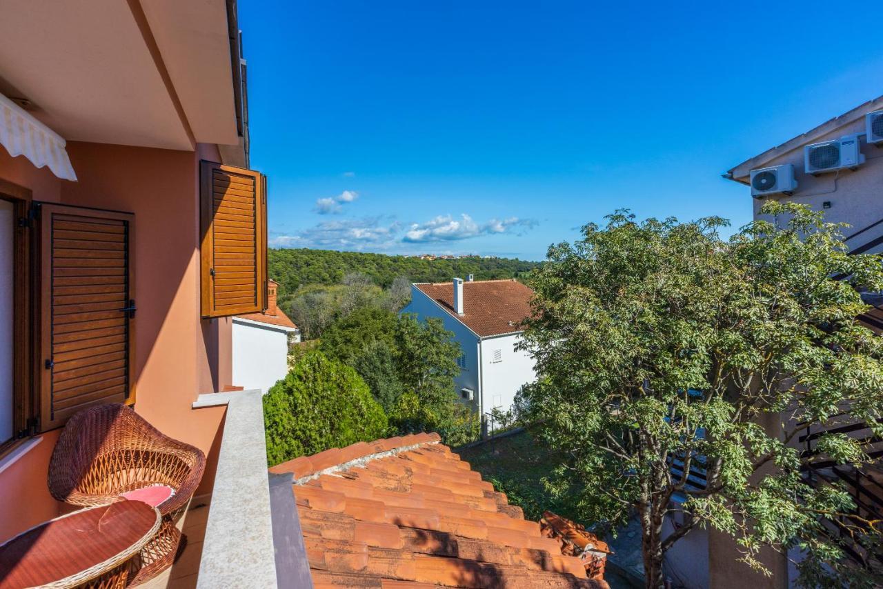 Apartments Villa Mavero Banjole Bagian luar foto