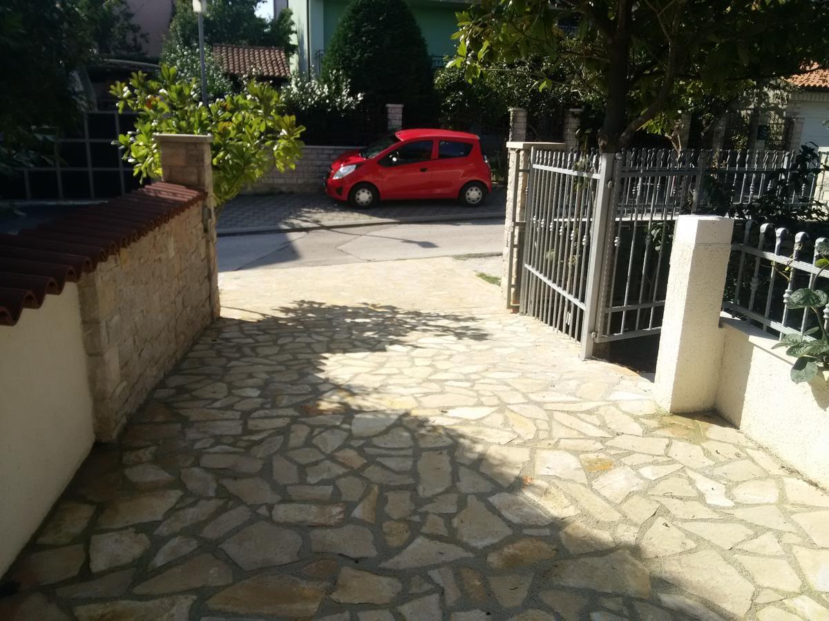 Apartments Villa Mavero Banjole Bagian luar foto